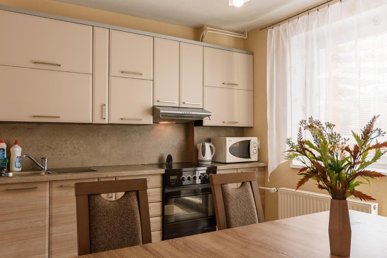 Apartman Elegant Bešeňová Exterior foto